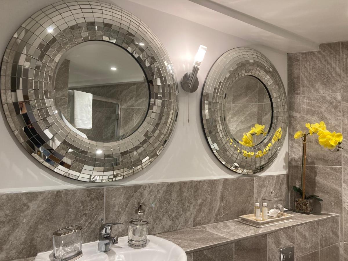Streamside Apartments ヨービル エクステリア 写真